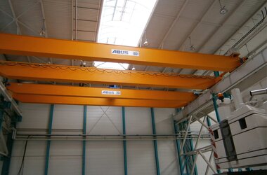 Overhead travelling cranes with a load capacity of 20 t and 80 t each in production hall of ENERCO in France