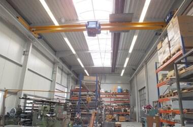 ABUS crane with a lifting capacity of 5 t and a span of 9.77 m in production hall of the company Forthaus