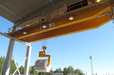 32T overhead travelling crane in use for the production of stainless steel tubes in Finland
