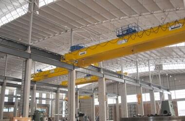  Double-girder travelling cranes with GM7000 double-rail trolley with twin hoists