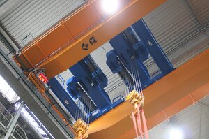  Double-rail trolleys with twin hoist on double-girder travelling crane 