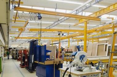 Suspended rail systems with 4 ABUS single girder cranes EHB with load capacity up to 500kg