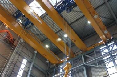 Two large double-girder travelling cranes type ZLK in the shipyard