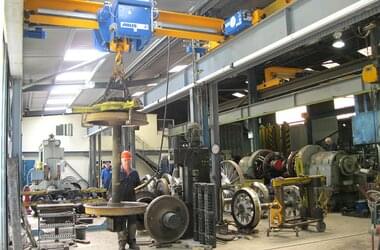 Single girder travelling crane with electric chain hoist GM3000 in repair workshop