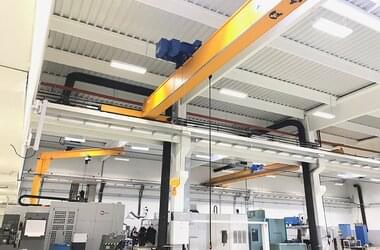 Single girder travelling crane and pillar slewing jib crane in Croatian company
