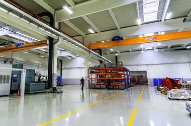 Single girder travelling crane in hall from Multinorm in Croatia