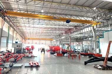 Single girder travelling crane in production hall of Sao Jose company in Brazil 