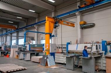VS Pillar slewing jib Crane for Smaller Loads in ALFUN Company in Slovakia