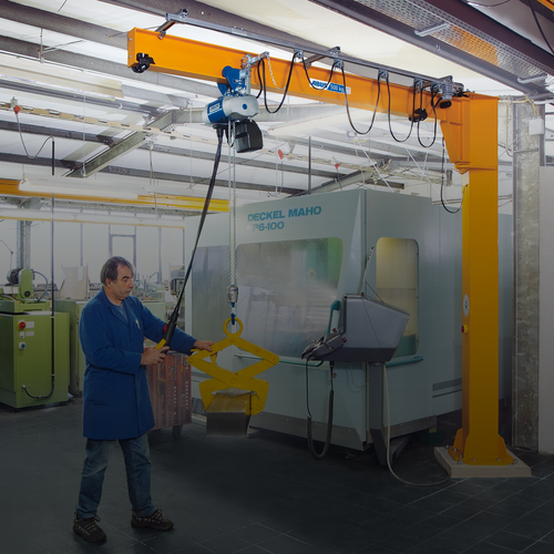 ABUS LSX pillar-mounted jib crane at Heussner in Meinerzhagen