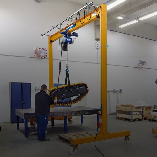ABUS light gantry crane in the company Wirtgen in Windhagen